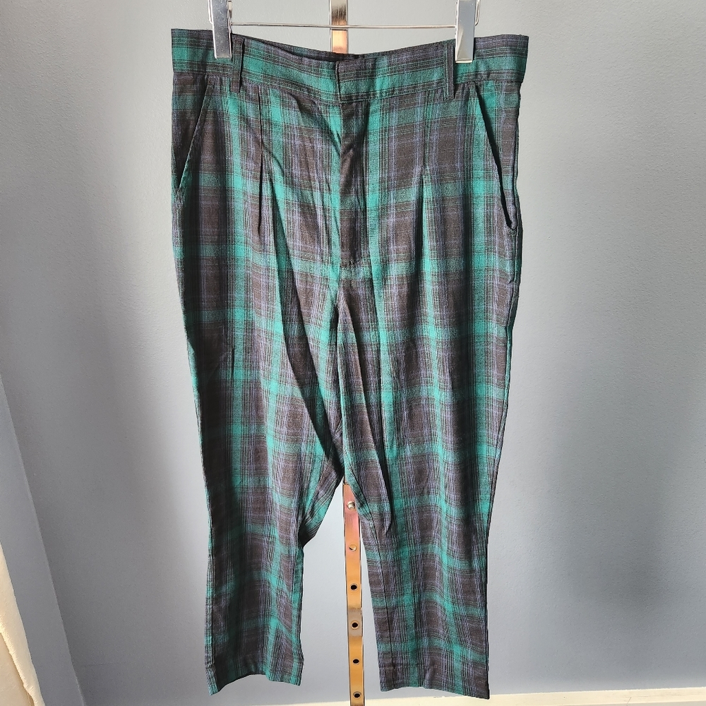 Silence + Noise Women's 12 Plaid Tapered Leg Pleated Pants High Rise Crop Green.
